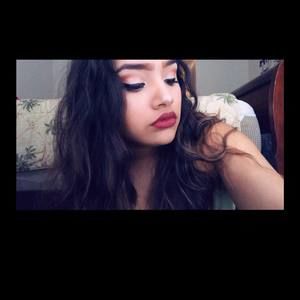 Meet your Posher, Daniela